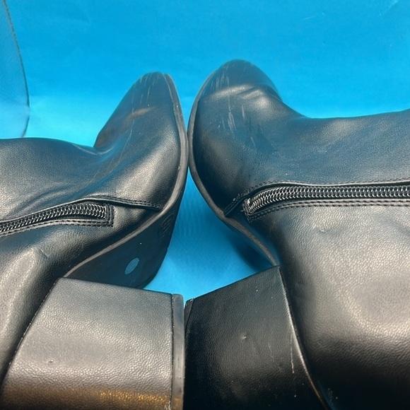 Joe fresh women’s faux leather ankle heel black zippered boots - size 9 - Picture 5 of 7